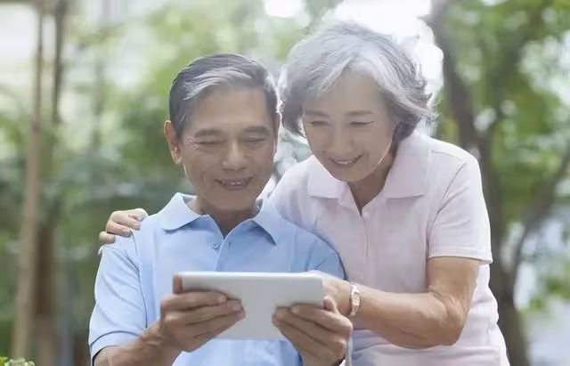 我和老伴共7千退休金,如今卻連排骨都捨不得買,只因走錯兩步路