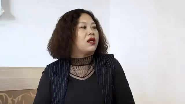 56歲阿姨風韻猶存,相親當天同居,第二天起床後:我還是太年輕