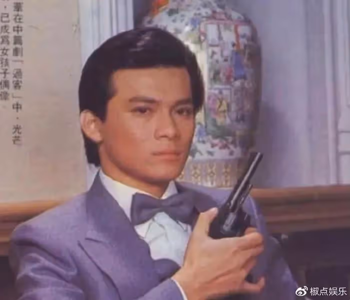 3年後,在亡妻梁潔華葬禮上發誓永不再娶的黃日華,如今怎樣了?