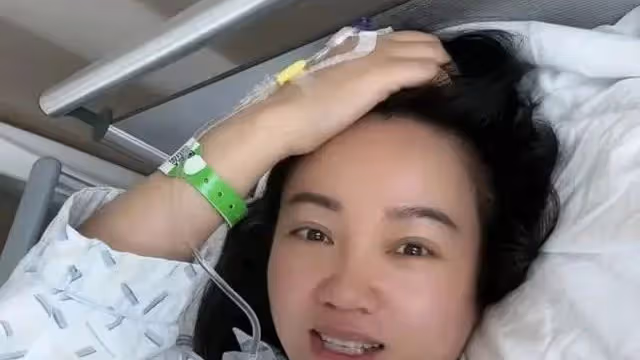 知名主持周群緊急入院做手術！直呼郭德綱「死胖子」，生3娃婚姻成謎