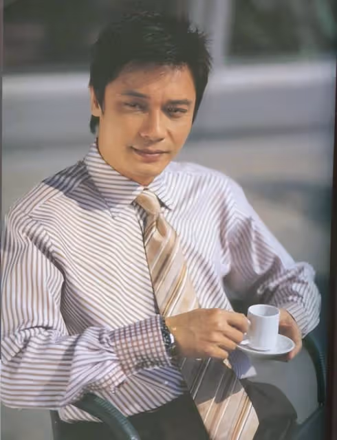 7月將開新劇！港知名男星與太太秘密回港，令得患癌傳聞不攻自破