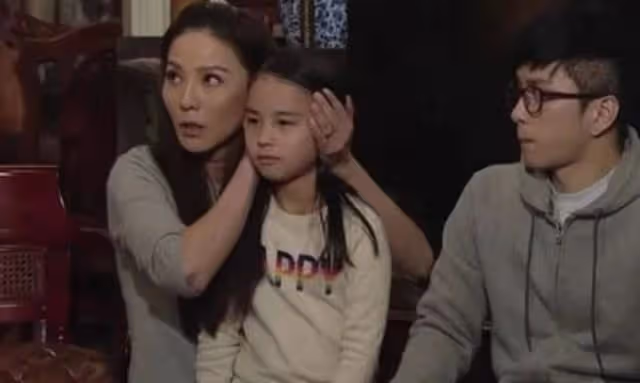 內地酒吧登台!TVB女星黑蕾絲衣配紅皮褲,疑身形走樣被指像師奶