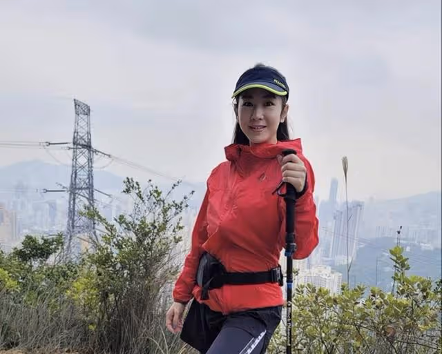 香港知名女星皮膚白皙少女味足,愛秀豐滿身材,戀愛多年不結婚