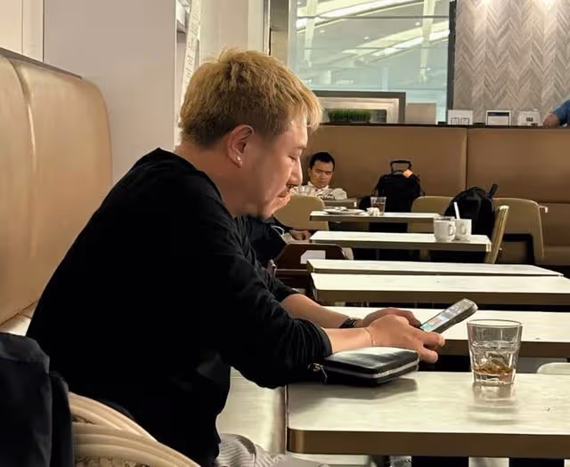 香港知名男星臉蛋胖成球,肚腩凸出明顯,患遺傳病一度想自殺