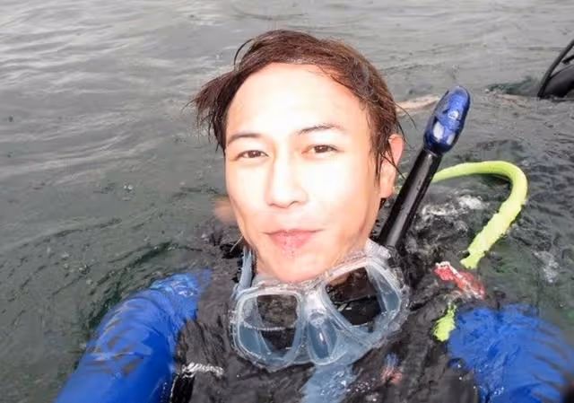 香港知名男星臉蛋胖成球,肚腩凸出明顯,患遺傳病一度想自殺