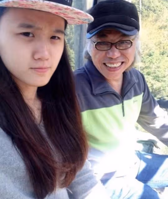 揭爺孫戀內幕！已故李坤城兒子曝27歲後母陰謀奪遺產，斥其是巨嬰