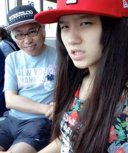 揭爺孫戀內幕!已故李坤城兒子曝27歲後母陰謀奪遺產,斥其是巨嬰