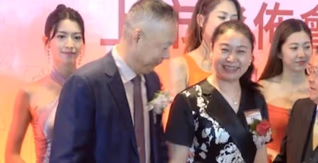 罕見同台!蔡思貝陳自瑤一起出席活動,二人全場零交流更拒採訪