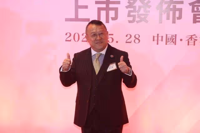 被指分手後首同台！TVB緋聞情侶現場零交流，男方更當女方透明