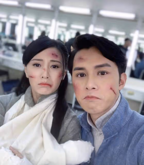 被指分手後首同台！TVB緋聞情侶現場零交流，男方更當女方透明