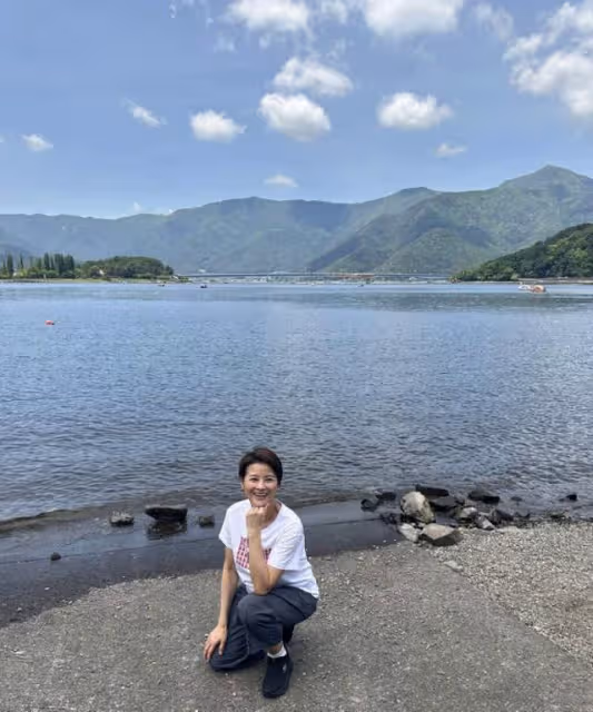 首屆亞姐冠軍曬與子女旅行照!與前夫離婚多年,曾多次遭到家暴