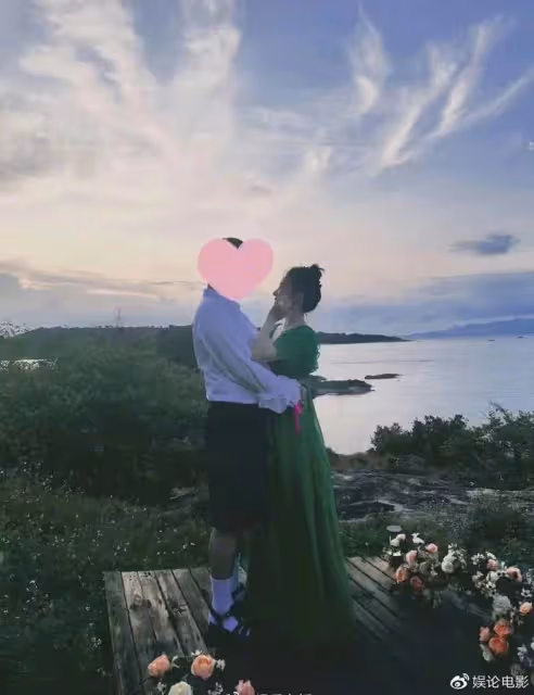 闞清子被求婚，傳男友是公司老闆，周浩曬圖闢謠並祝福闞清子