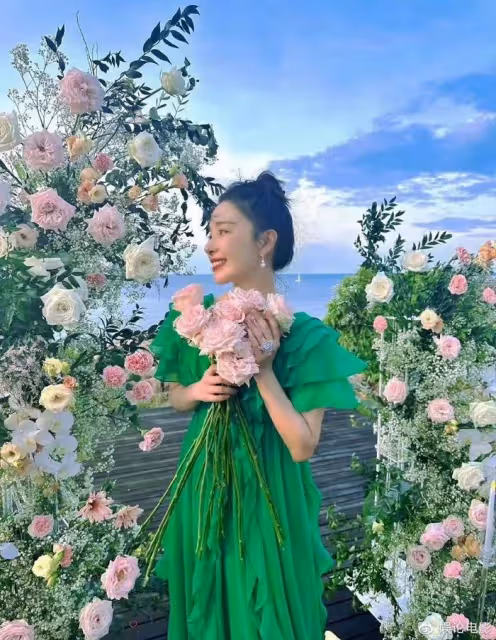 闞清子被求婚，傳男友是公司老闆，周浩曬圖闢謠並祝福闞清子