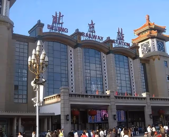 大兒子百億影帝,小兒子破世界紀錄,他們的媽媽到底有多厲害?