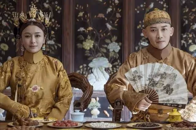 胸罩印子就算了,古裝劇竟然穿黑絲,有些鏡頭觀眾實在不能忍