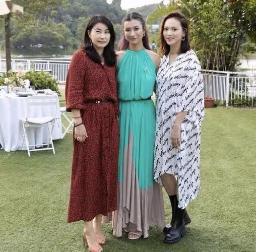 李嘉欣碾壓郭晶晶,占C位?不管許晉亨身體不適?李嘉明也是狠人