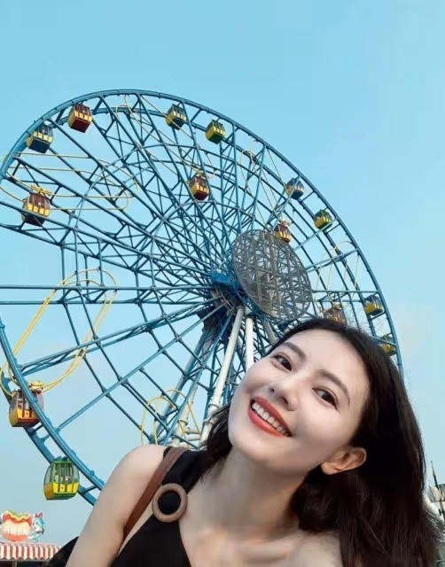 高圓圓換新髮型嫩回結婚前!穿一身黑拍照太美了,把大家都驚艷到
