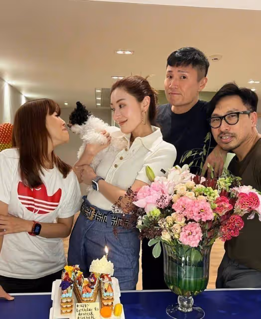 李嘉欣曬52歲生日照,身材狀態好似第二春,皮膚吹彈可破
