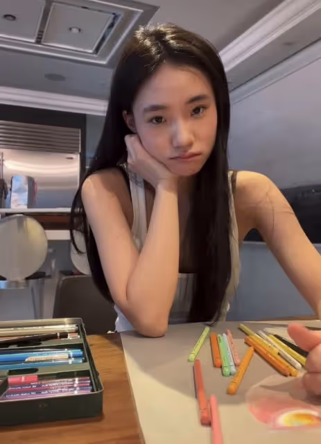 小S二女兒15歲就開始身材管理，練普拉提秀身材，四肢細長似超模