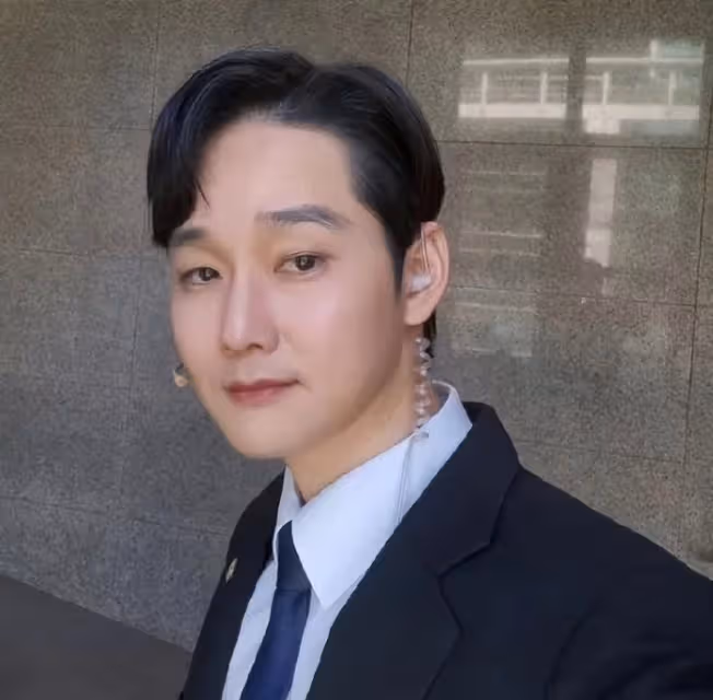韓國演員被毒蛇咬傷,缺席電影發布會,曬出治療照片,我在醫院裡