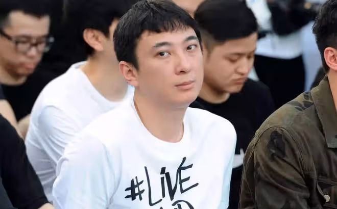 王思聰酒吧拽女生頭髮,更多惡劣行徑曝光,這一次他被扒的底朝天