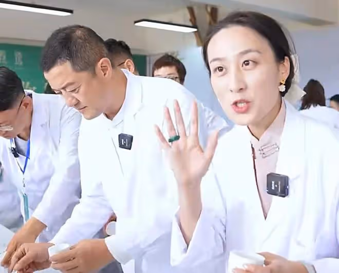 李亞鵬:鬥茶大賽拿到前三個金獎被懷疑有內幕,商家聯合起來抵制