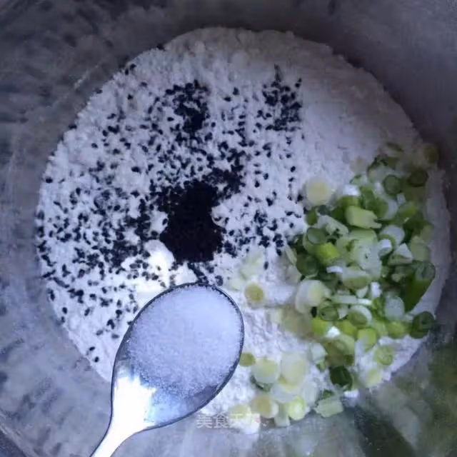 芝麻餅卷土豆絲:早餐吃一款軟軟香香的餅,最愜意了!