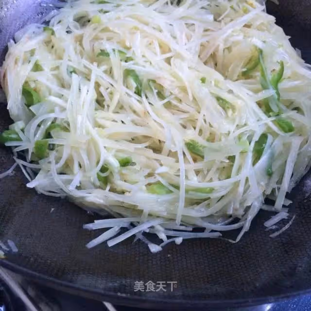 芝麻餅卷土豆絲:早餐吃一款軟軟香香的餅,最愜意了!