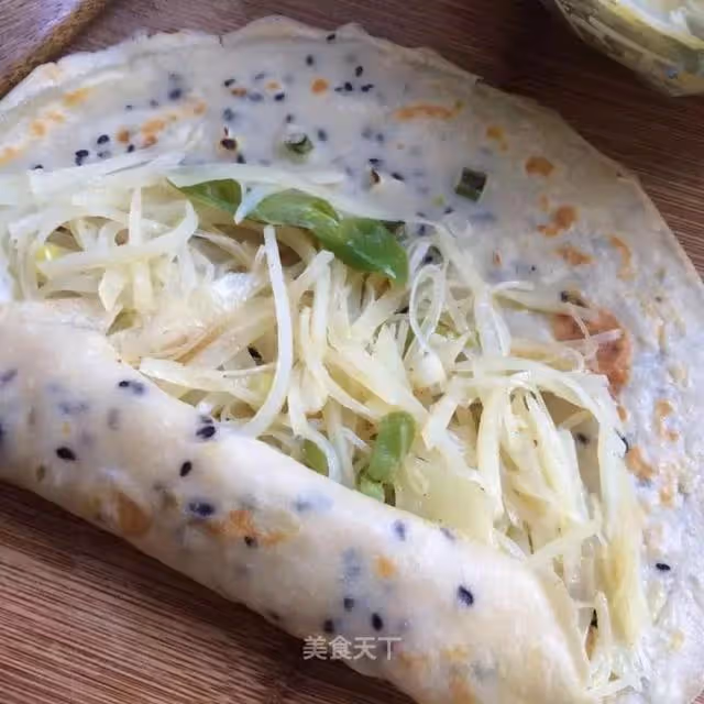 芝麻餅卷土豆絲:早餐吃一款軟軟香香的餅,最愜意了!