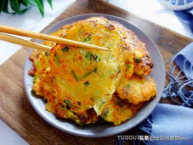 晚餐沒食慾,隨手就做了它,沒想到自己就吃了一大盤,太香了!