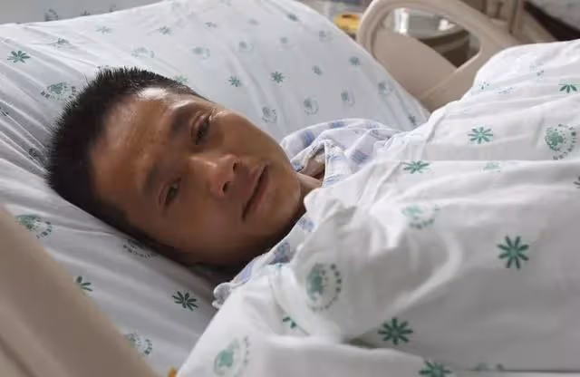 我車禍住院,弟弟妹妹都不來看望我,參加外甥的婚禮後懂了
