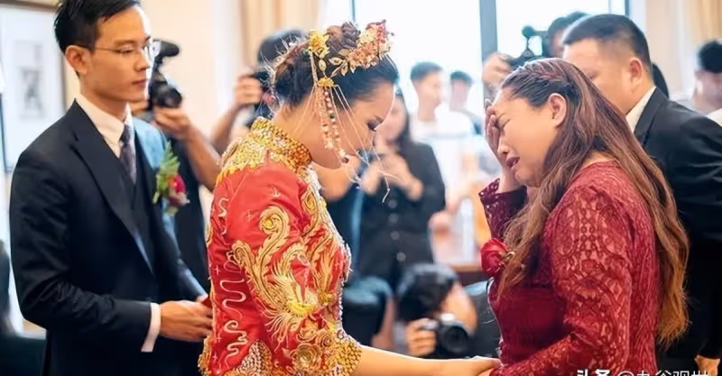 堂妹結婚我隨禮20000，如今我結婚二叔送一輛車，二叔：親情無價
