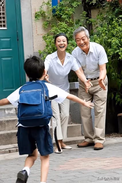 32年前考上大學卻沒學費，大姑給我借900塊，如今送大姑一套房子