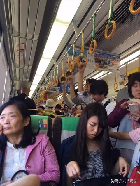 70歲阿姨,旅行16年花70萬,三個兒女斷絕來往,把百萬房產送侄子