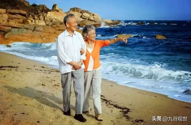 65歲夫妻,旅行兩年花了37萬,兩年後回家,發現兒子把房子也賣了