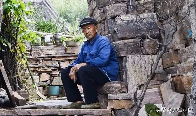 繼父來我家26年,一輩子省吃儉用,在我結婚時給60萬,感動全村人