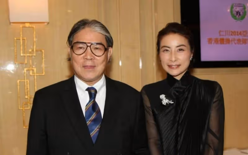 同樣跟公公出席活動,霍震霆讓郭晶晶C位,千億兒媳徐子淇靠邊站