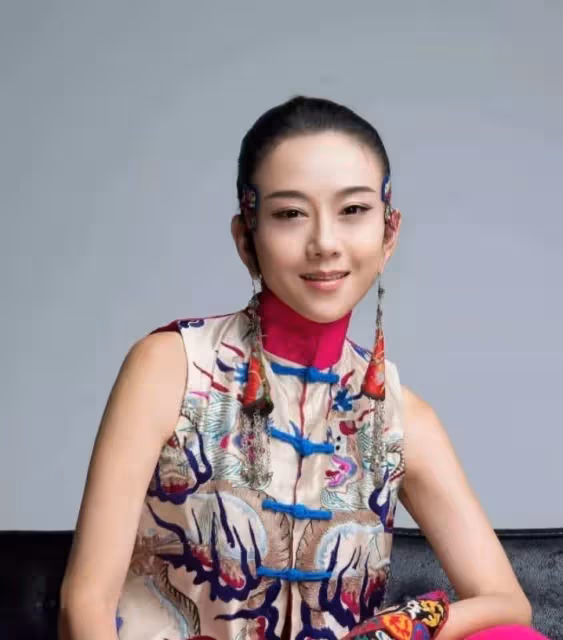 20年靠助理洗澡，64歲女星「30年不吃米飯」　為跳舞拒生子「離開富豪丈夫」近況令人驚奇