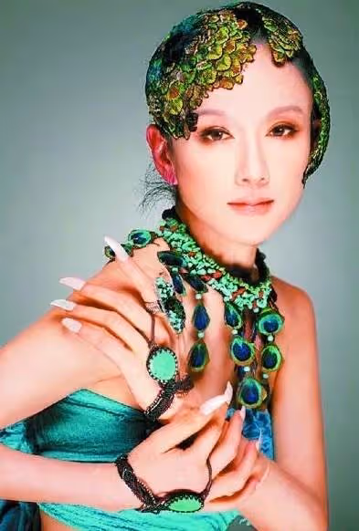 20年靠助理洗澡,64歲女星「30年不吃米飯」 為跳舞拒生子「離開富豪丈夫」近況令人驚奇