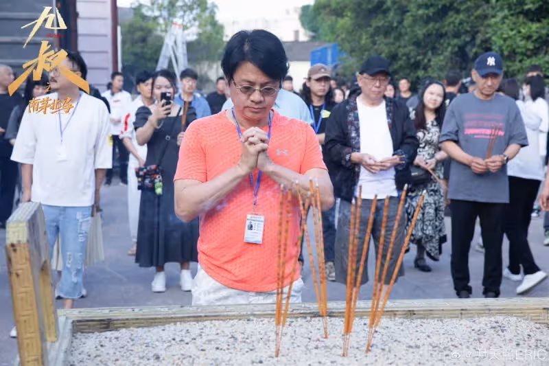 收入一度歸零,60歲資深男星「為照顧血癌妻」淡出演藝圈12年 今復出「凍齡現況曝光」網驚:完全沒變