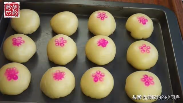古早綠豆酥,外皮酥脆,內餡軟綿香甜,做法也很簡單!