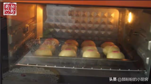 古早綠豆酥,外皮酥脆,內餡軟綿香甜,做法也很簡單!