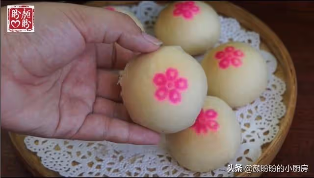 古早綠豆酥,外皮酥脆,內餡軟綿香甜,做法也很簡單!