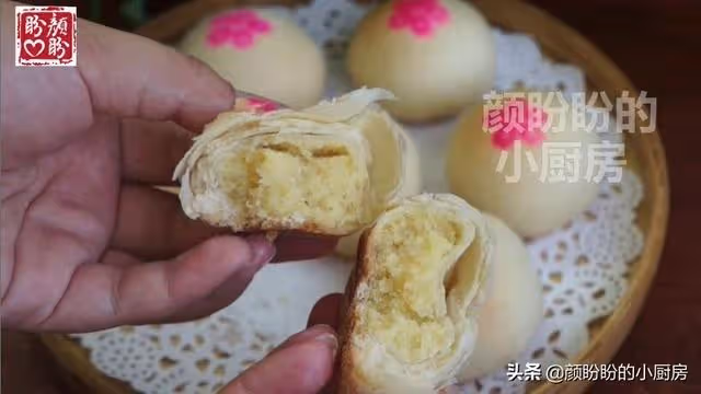 古早綠豆酥,外皮酥脆,內餡軟綿香甜,做法也很簡單!