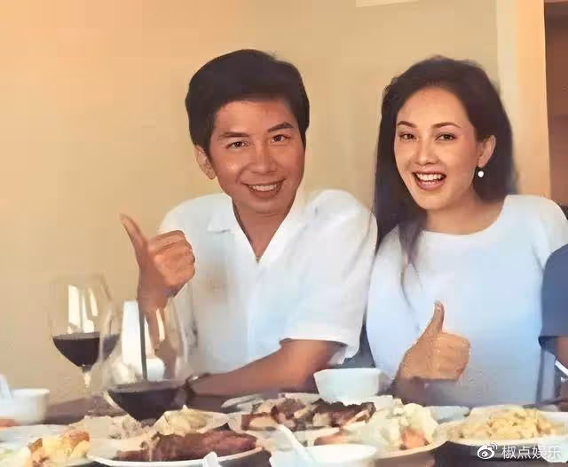 她是知名演員,事業期裸婚普通丈夫,50歲靠演郭麒麟「媽媽」翻紅