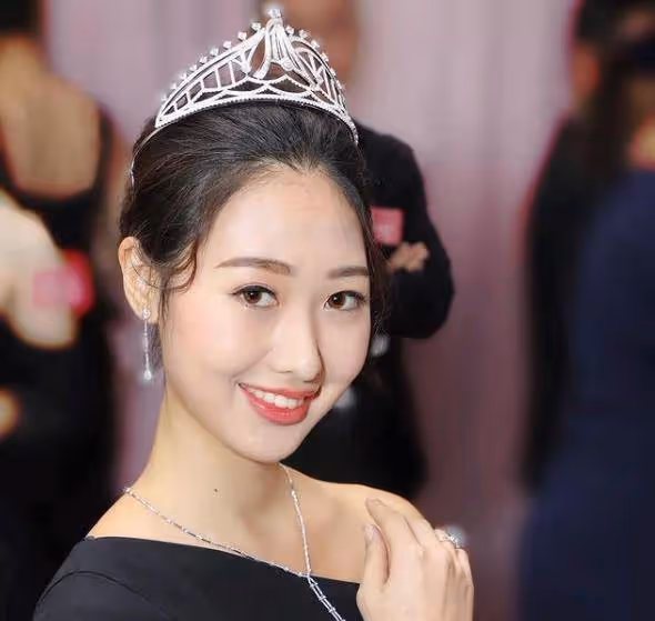 後悔參加選美!前亞姐冠軍如今靠打工賺生活費:感覺選錯了入行路