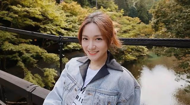 TVB知名金童玉女預演婚禮,首次以情侶檔撈金,獲贈龍鳳鐲一對