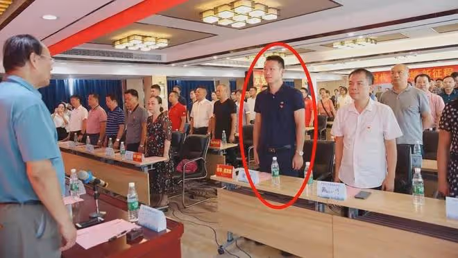 柳州局長和情人照被扒出來,更多內容流出,尺度大!女主毀人三觀