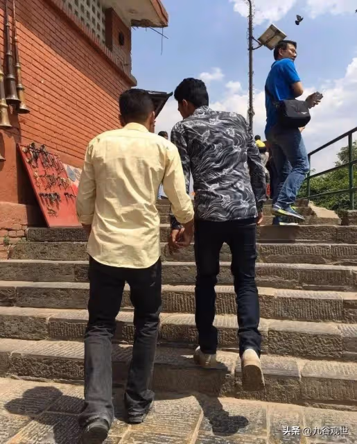 老同學落難!我收留他「包吃住4個月」走時卻一聲不吭 6年後我結婚「他的賀禮」令我淚流不止