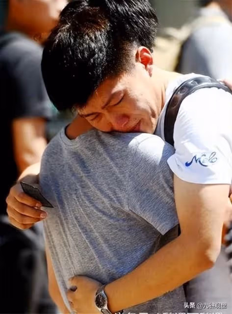 老同學落難!我收留他「包吃住4個月」走時卻一聲不吭 6年後我結婚「他的賀禮」令我淚流不止